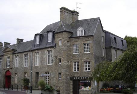 coutances_02w.jpg